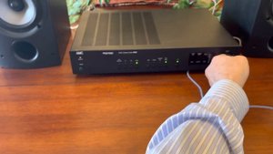 AMC by NAD PRO7 H/E/C Control Center dolby surround processor amplifier