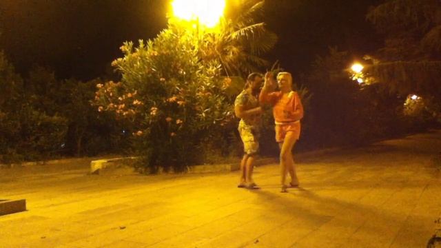 Гурзуф. Крым. Elio Revé Y Su Charangon - No Me Cojan Para Eso смотреть онлайн