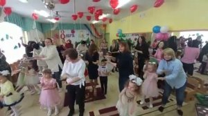 Зажигательный ФЛЕШМОБ с мамами в Д/с.Утренник 8 марта, в средней группе. Уфимский район д Дорогино.