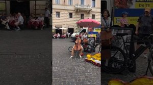 Рим,Виолончелист возле Пантеона//Roma,Cellist near the Pantheon