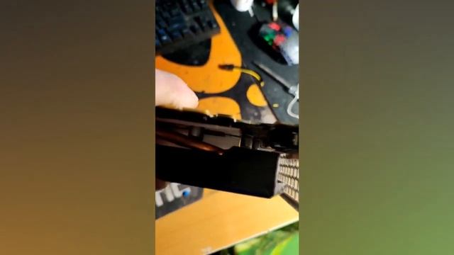 Меняю родной кулер на однокулерке 2060 super palit stormx. Полная разборка и замена. смотреть онлайн