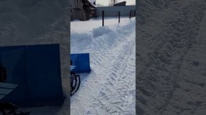 Мотоблок нева мб-2 с родной лопатой на грунтозацепах  с грузами. Уборка снега.