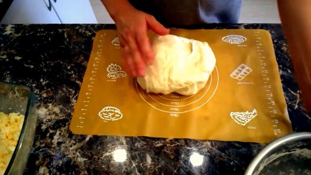 Хачапури с сыром. Лепешки с сыром на кефире.