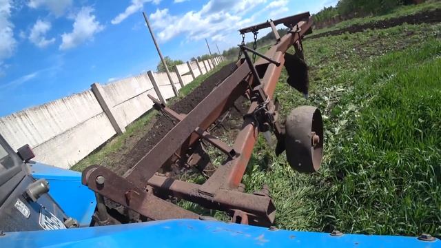 МТЗ 82.1, пашем огороды. смотреть онлайн