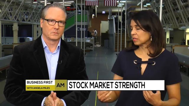 TRADERS REACT TO JOBS REPORT смотреть онлайн