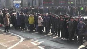 Жители Донецка прощаются с убитым комбатом "Гиви" - Михаилом Толстых