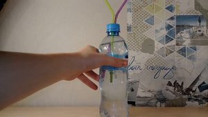 1 лайвхак с трубочкой. Бутылка на двоих или брызгалка