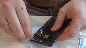 Установка защитного стекла на камеру телефона Redmi6