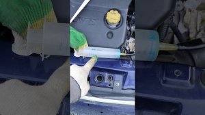 лада калина,замена масла КПП, через датчик заднего хода. 2 часть.