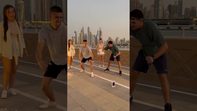 Кто дотянется тот получит iPhone!😇 #chellenge смотреть онлайн