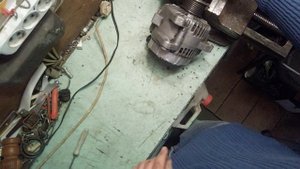Пропала зарядка на Toyota noah.  1AZ . Не работает генератор.