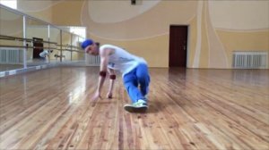Научиться танцевать брейк данс дома. 13 Footwork - видео № 3