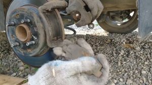 Как заменить колодки на киа рио 3 даже ламеру видео подробней некуда Kia Rio доступно для новичка