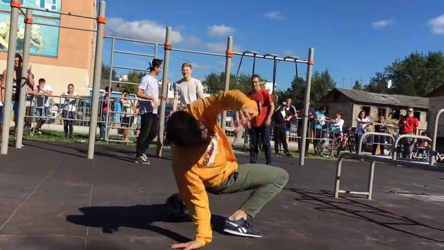 Break Dance от студии @quicksilverstudio смотреть онлайн