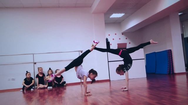 Школа Контемпорари танца #astcityballet #adylerkinbaevballet смотреть онлайн