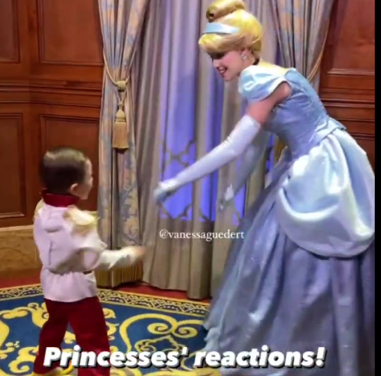 Принцессы Диснея реакция на маленького принца смотреть онлайн