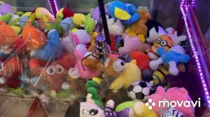 ИГРАЕМ В ДВУХ АВТОМАТАХ ИГРУШЕК В ДРУГОМ МАГАЗИНЕ🎰