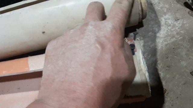 Кормушка для кур, из того, что было под рукой. #кормушкадлякур
