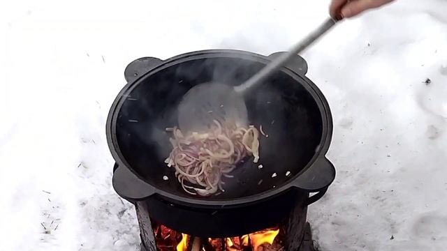 Сердце в казане. Жаркое в казане на огне из куриных сердечек.