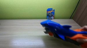 Hot Wheels Сити Грузовик - Голодная акула (с хранилищем для машинок) (づ ◕‿◕ )づ  Кушаем Ладу Гранту)