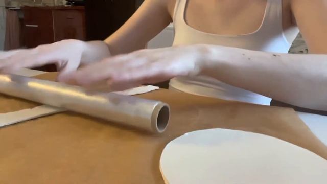 Леплю штуку из глины. Смотреть без регистрации!!! смотреть онлайн