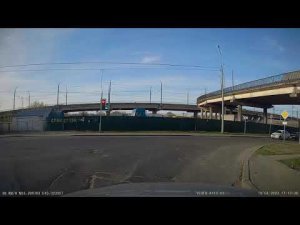 33 Выезд на встречку через сплошную в слепом повороте