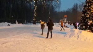 Катаемся. Каток в измайловском парке