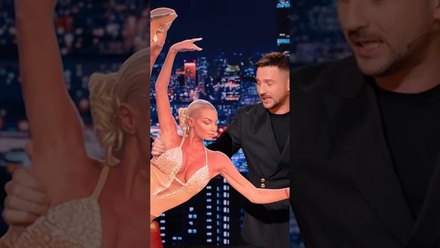 Сергей Лазарев фотографируется с картонной Волочковой 😂| ШОУ ВОЛИ