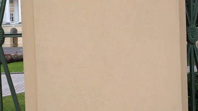 Смольный - музей штаб революции вид снаружи