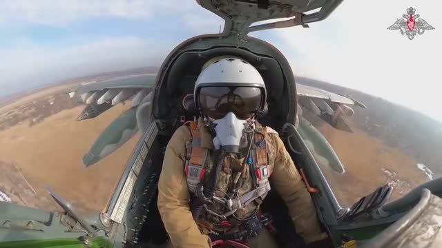 Боевая работа экипажей штурмовиков Су25 на_Донецком_направлении смотреть онлайн