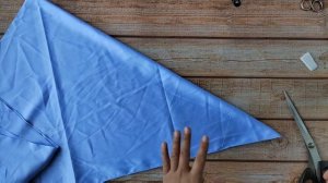 Базовый топ из шелкового платка своими руками