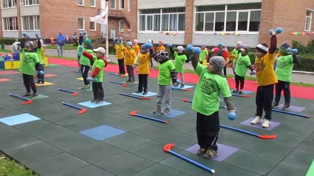 В детском саду № 7 «Цветик-семицветик» открылась новая спортивная площадка смотреть онлайн