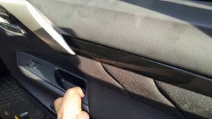 Перетяжка дверных карт разборка обшивки задней боковой двери Pajero Sport 3
