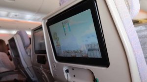 AIRPORT vlog || fly to Dubai with me :)