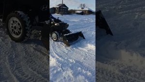 Самодельный квадроцикл с ковшом. Уборка снега.