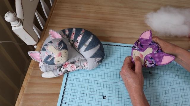 Easy Patchwork Cat || FREE PATTERN || Full Tutorial with Lisa Pay смотреть онлайн