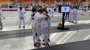 Ритуал у девочек перед стартом! Фехтование - шпага! Сочи