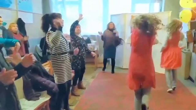 Простой весёлый танец на праздник! ? смотреть онлайн