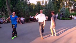 БЕЛЫЕ ТУМАНЫ, СЕРЫЕ ДОЖДИ! ТАНЦЫ В ПАРКЕ ГОРЬКОГО ХАРЬКОВ