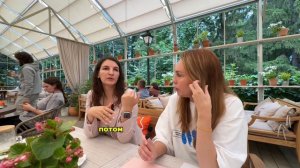 МУЖ РАЗВЛЕКАЕТСЯ С ЦЫПОЧКАМИ, ПОКА ЖЕНА ДЕЛАЕТ БАБКИ 💰