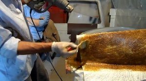 укладка стекломата без прикаточных валиков на эпоксидную смолу