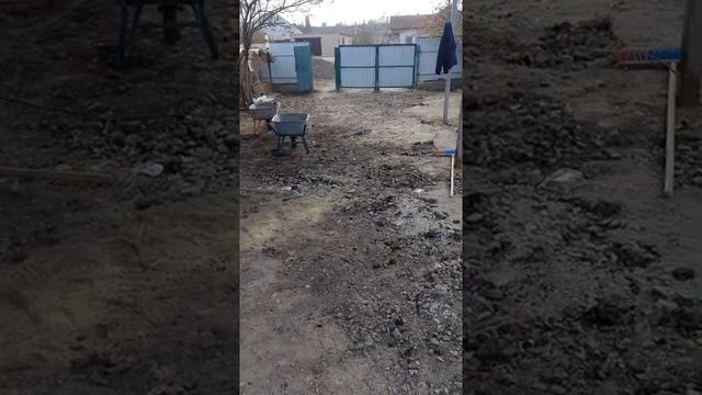 Демонтаж двора. Ломаем бетон ,асфальт. смотреть онлайн