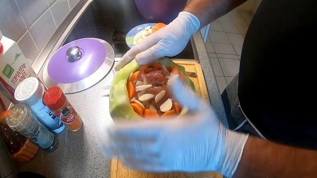 НЕОБЫЧНЫЙ РЕЦЕПТ ТЕЛЯТИНА ТУШЁНАЯ В КАПУСТЕ С ТОМАТНЫМ СОКОМ смотреть онлайн