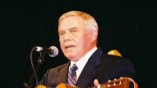 Tom T. Hall "Ode To A Half A Pound Of Ground Round" смотреть онлайн