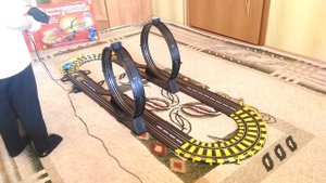 Собираем и играем в автотрек Параллельные гонки. Collect and play Speedway racing Parallel