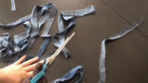 Новая жизнь старых вещей / Как превратить старые джинсы в оригинальные вещи