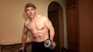 Лучшее упражнение для плеч с гантелью!