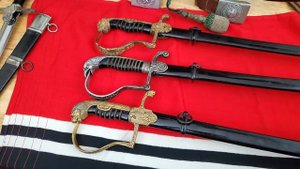 Трофеи американских солдат. Подробно посмотрим сабли и кортики немцев, регалии СС