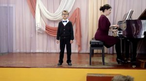 Максим 7 лет песенка  "Молодой дроздок"