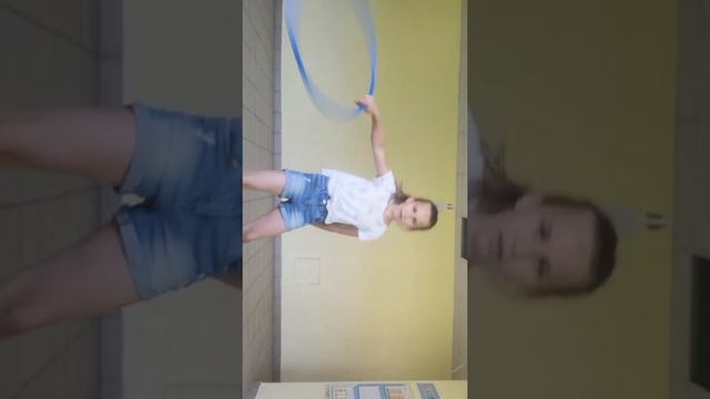 художественная гимнастика танец с мячом и обручем